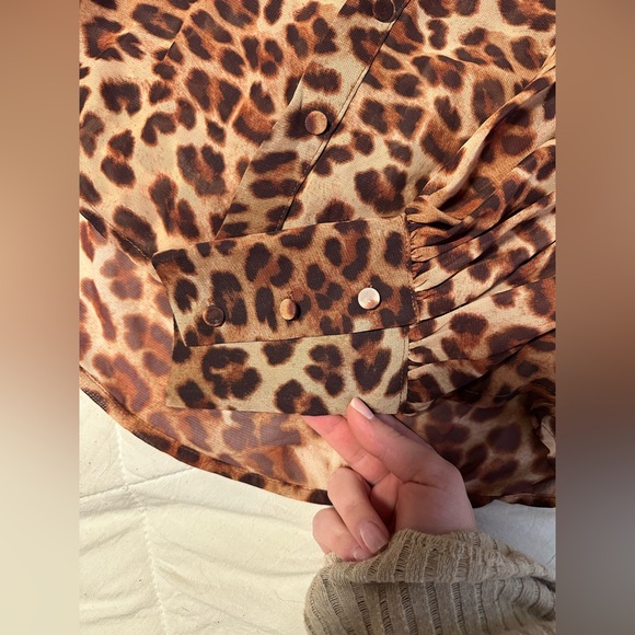 Petal & Pup Runaway the label Fleetwood Leopard Blouse S (NWT) - Picture 2 of 4